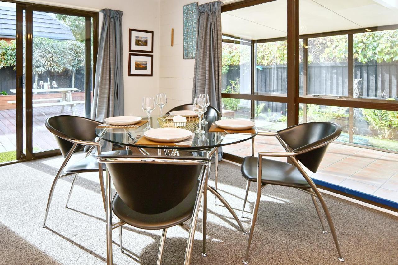 Merivale Lane - Christchurch Holiday Homes ภายนอก รูปภาพ